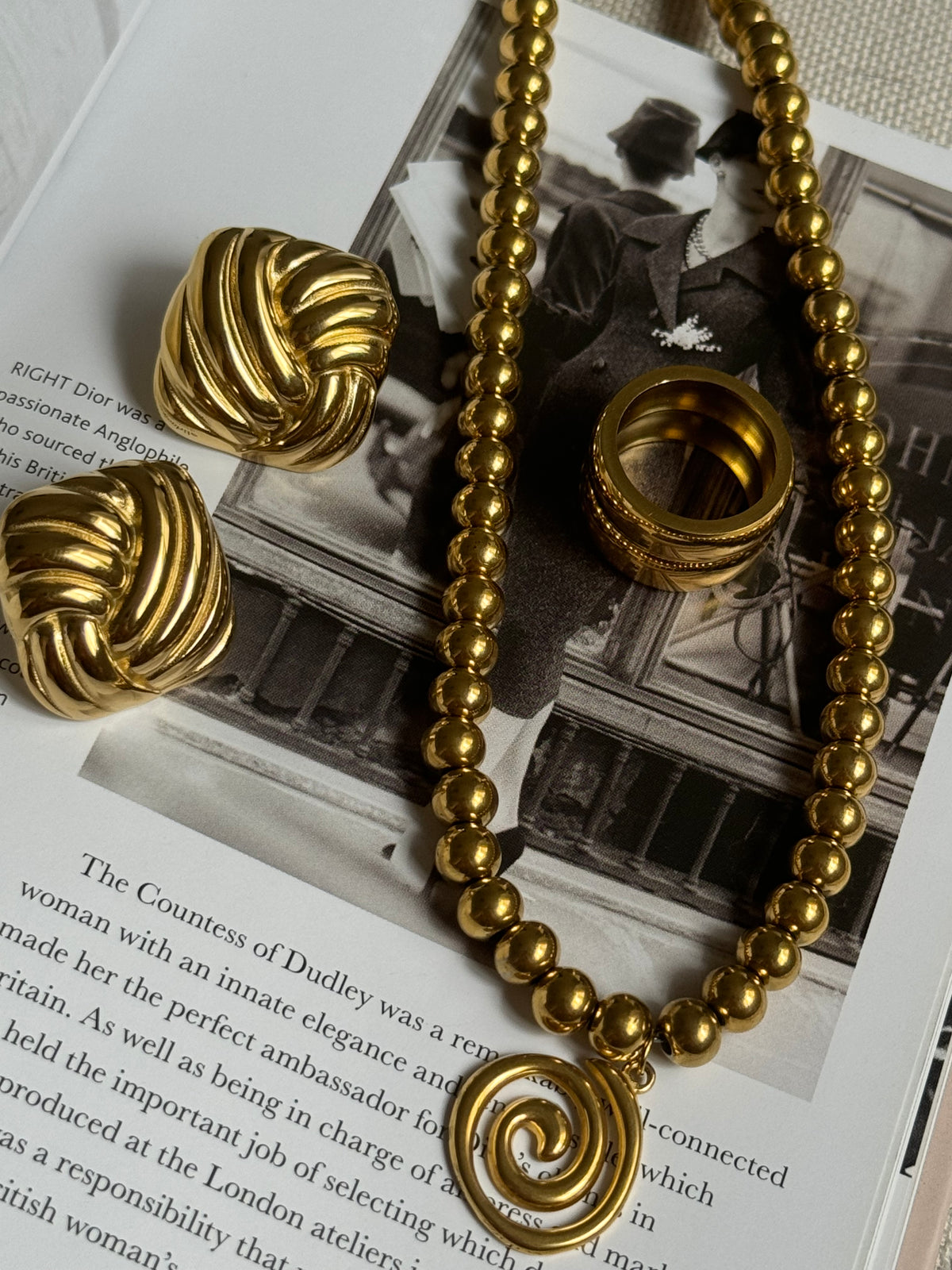 Spin necklace