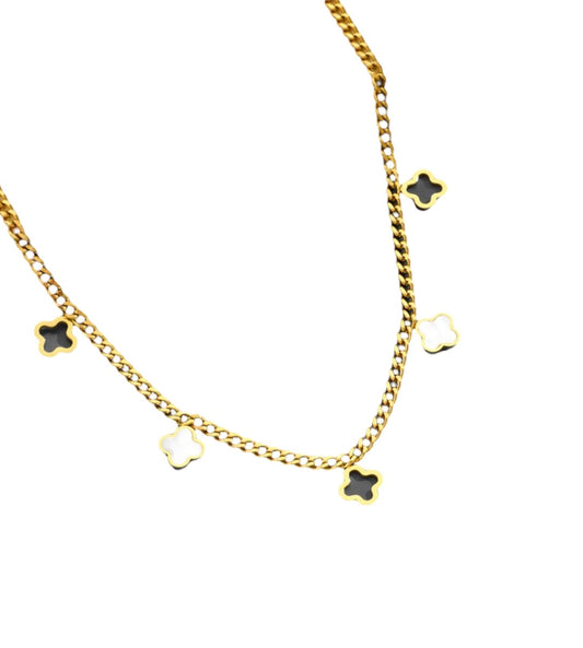 Clover charms necklace