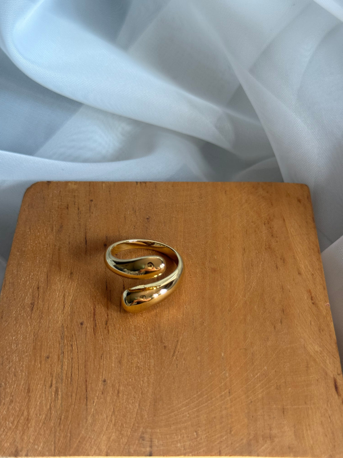 Skylar ring