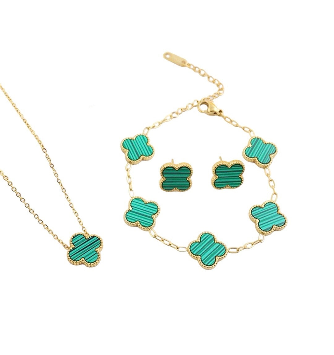 Green clovers