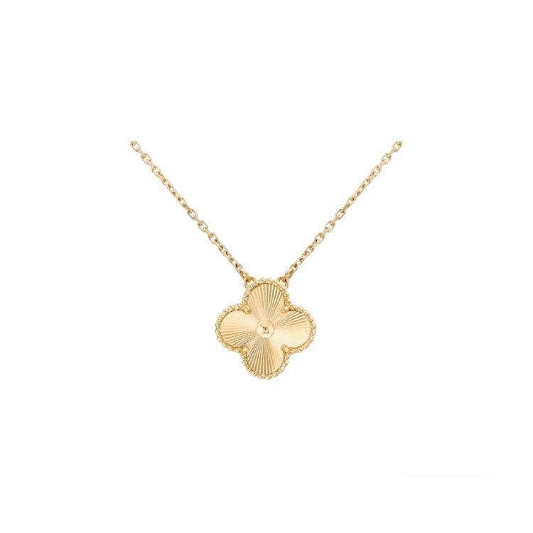 Gold clover necklace
