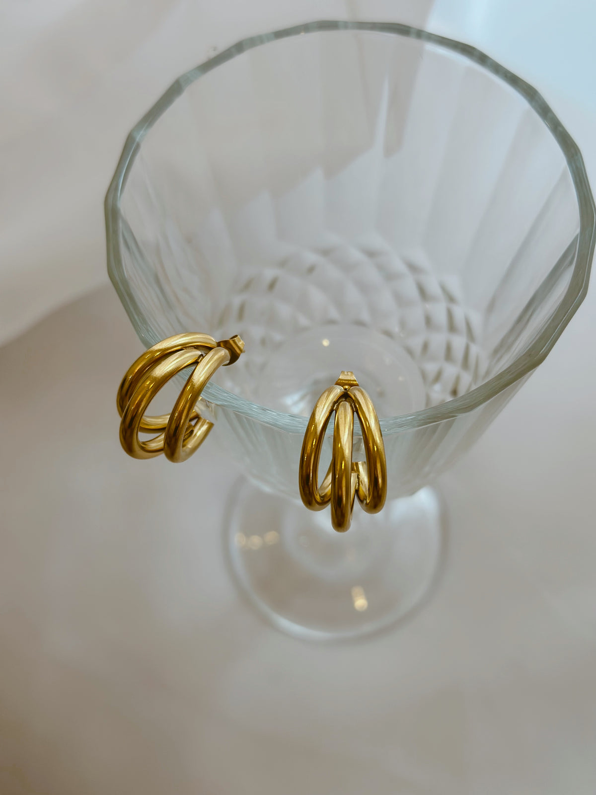 Triple hoop